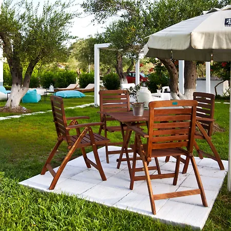 Sun 'n Chill, Boutique & 4* Melíkia