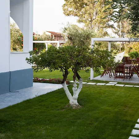 Sun 'n Chill, Boutique & Lefkimmi (Corfu)