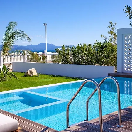 Sun 'n Chill, Boutique Apartments&beach
