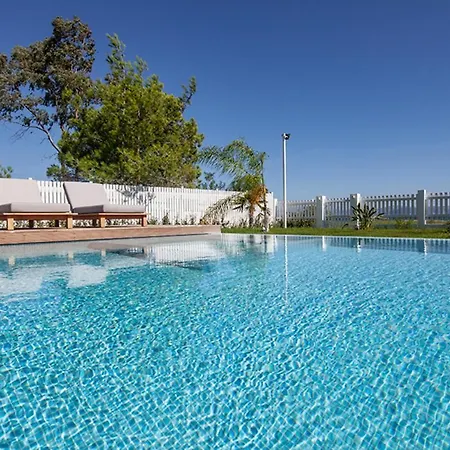 Sun 'n Chill, Boutique & Aparthotel 3*