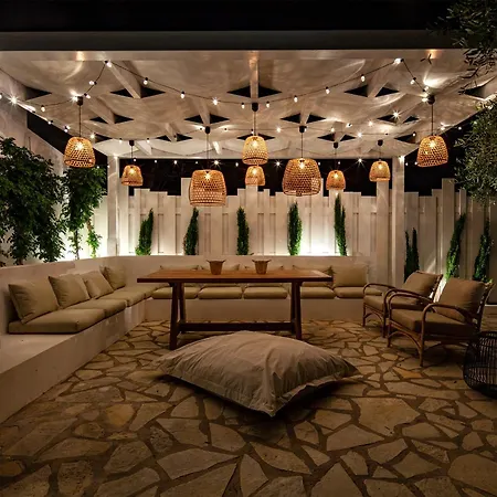 Sun 'n Chill, Boutique & 4* Lefkímmi