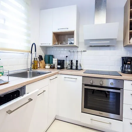 Sun 'n Chill, Boutique & 4*