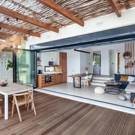 Sun 'n Chill, Boutique & 4*