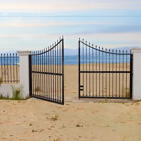 Sun 'n Chill, Boutique &