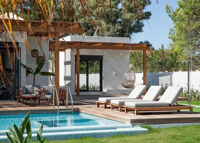 Sun 'n Chill, Boutique &